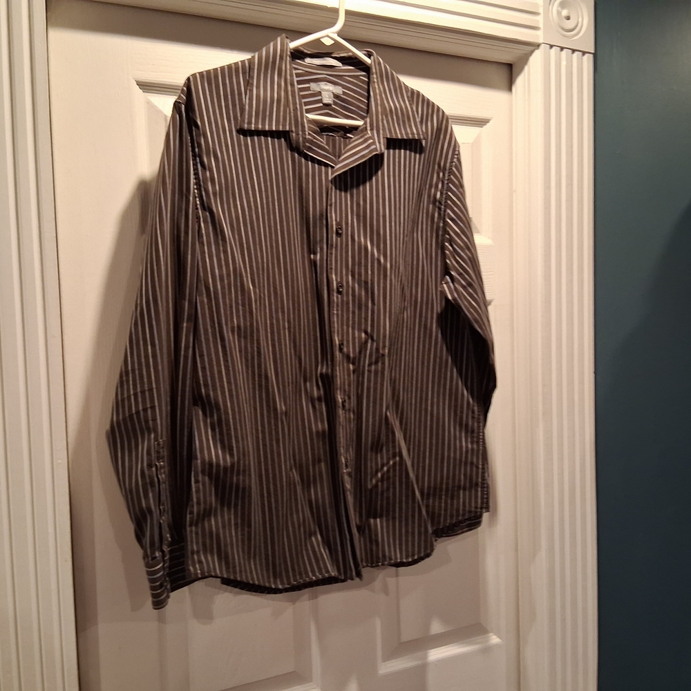 Apt. 9 Black and White Casual Button Down Shirt